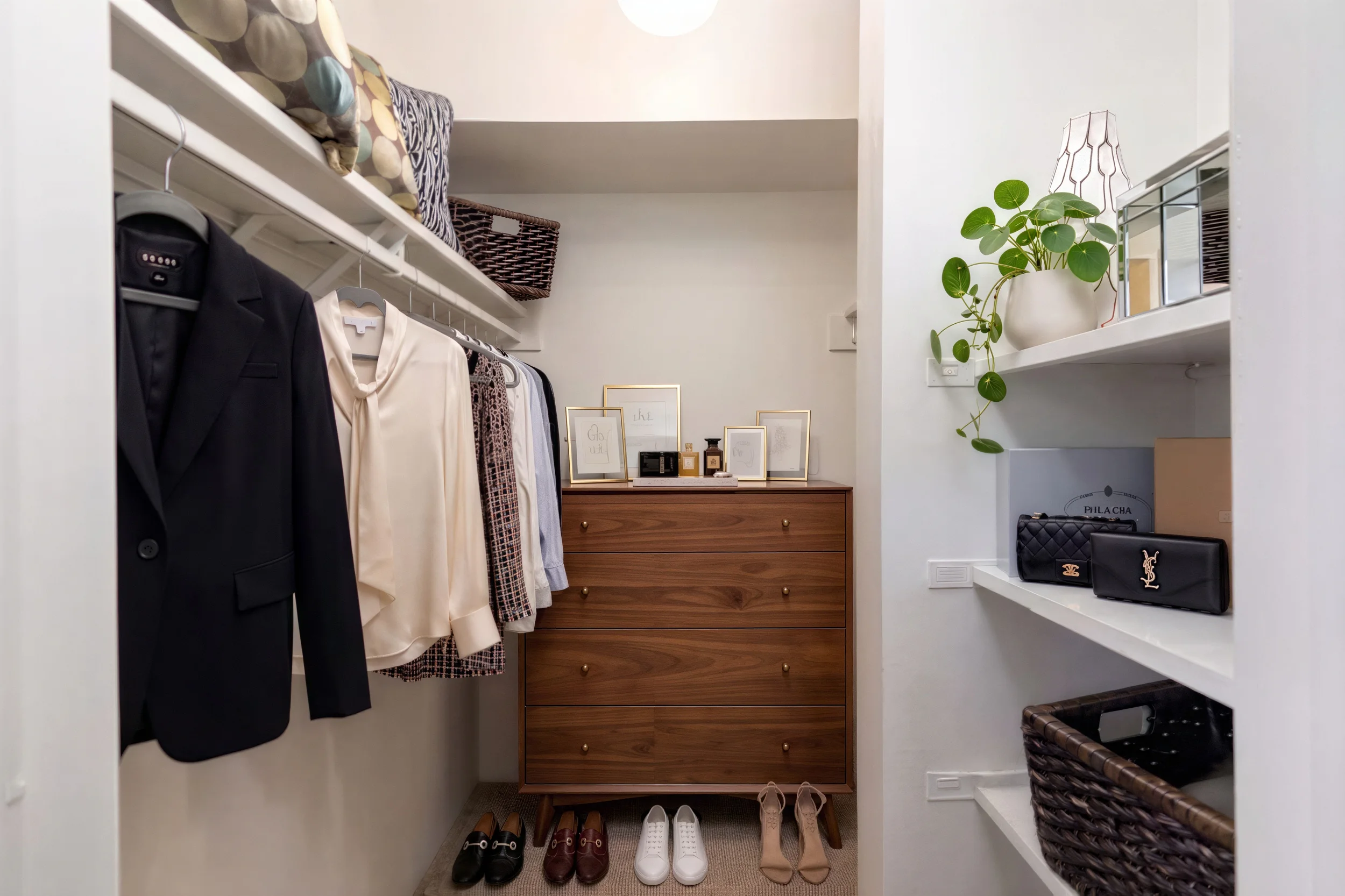 Cambrian Apartments walk in closet